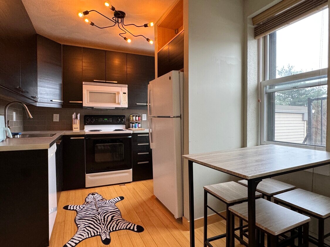 34 Beacon St Unit 3, Chelsea, MA 02150 Condo for Rent in Chelsea, MA