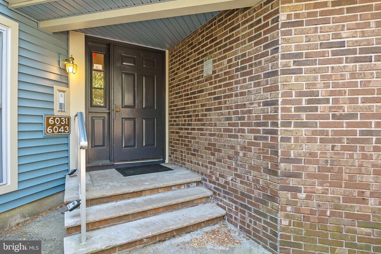 6033 Cedar Ct, South Brunswick Township, NJ 08852 Room for Rent in