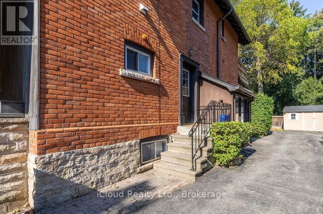 Building Photo - 2177 Lakeshore Rd.
