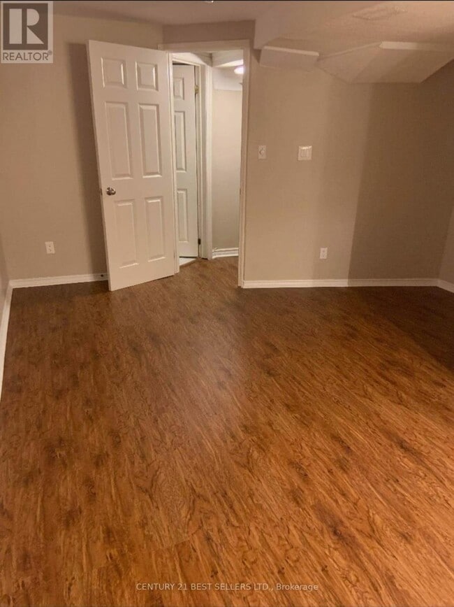 Building Photo - 1975 Fairport Rd