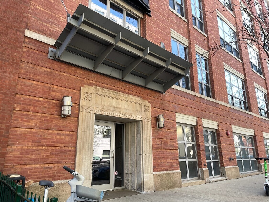 Primary Photo - 1735 N Paulina St