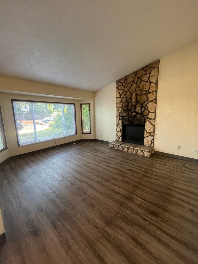 Foto del edificio - 3-Bedroom 2-Bathroom Single family home in...
