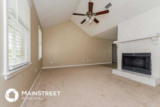 Foto del edificio - 230 Wildwood Dr