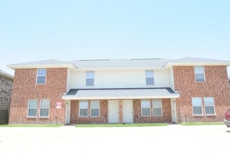Building Photo - 1603 Inca Dr