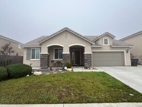 Building Photo - 4418 W Robin Ave