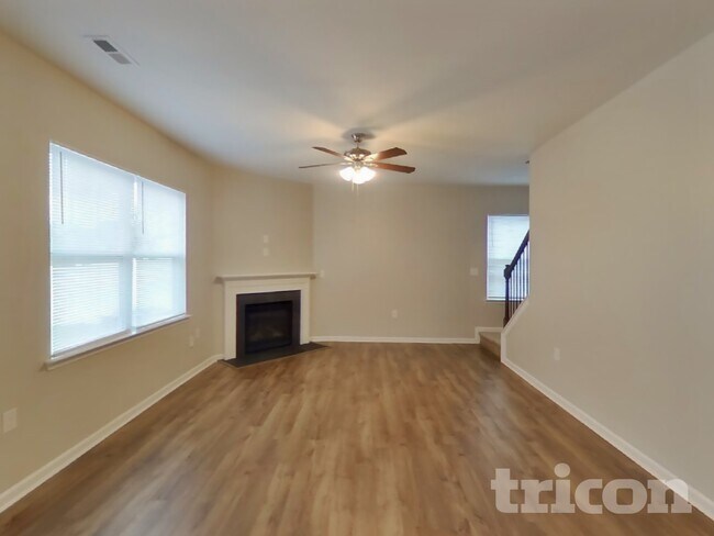 Building Photo - 126 Calderdale Ln