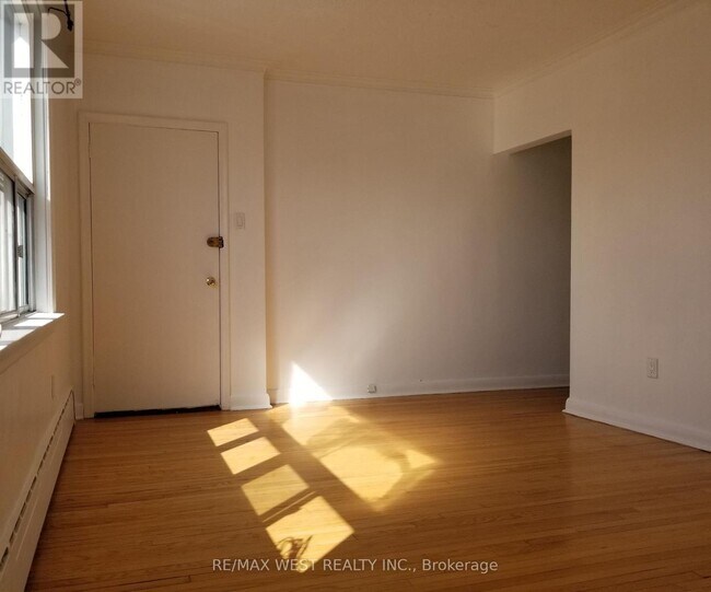 Building Photo - 2077 Kipling Ave