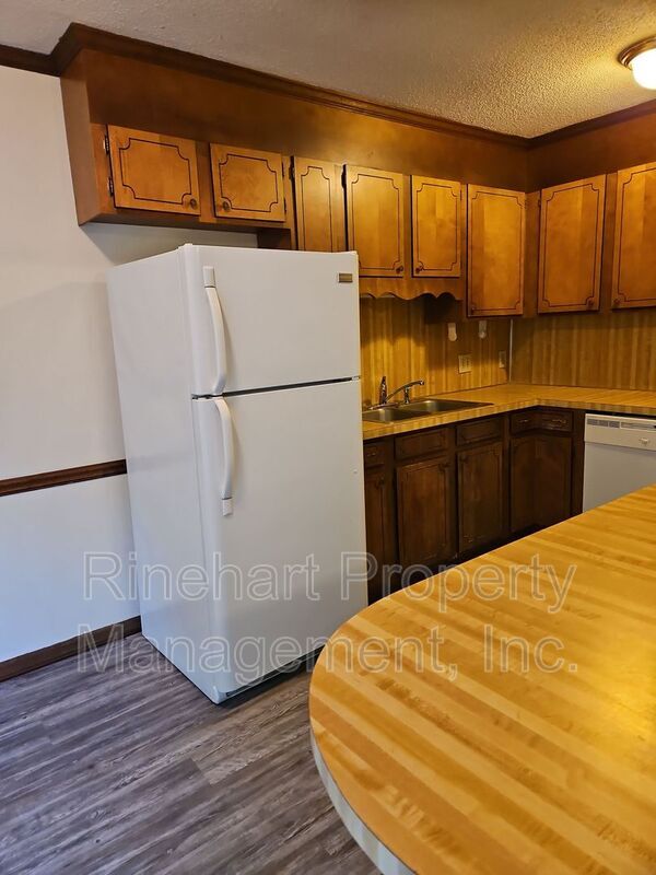 Foto del edificio - 131 Glenwood Dr