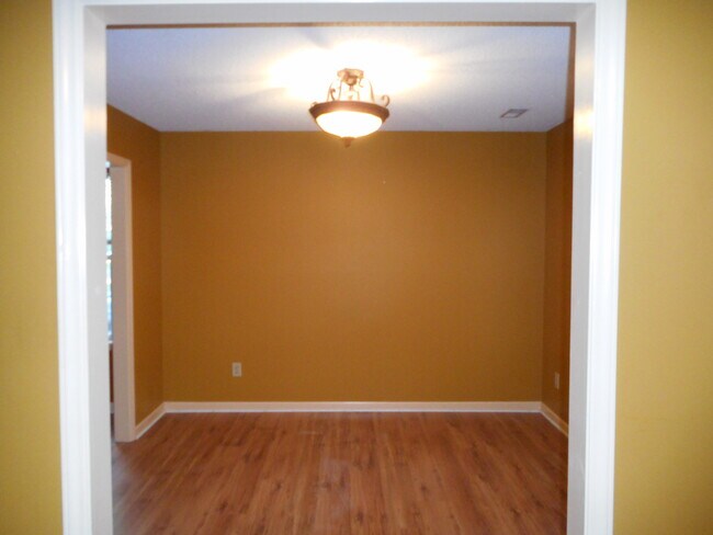Foto del edificio - 3113 Olde Birch Dr
