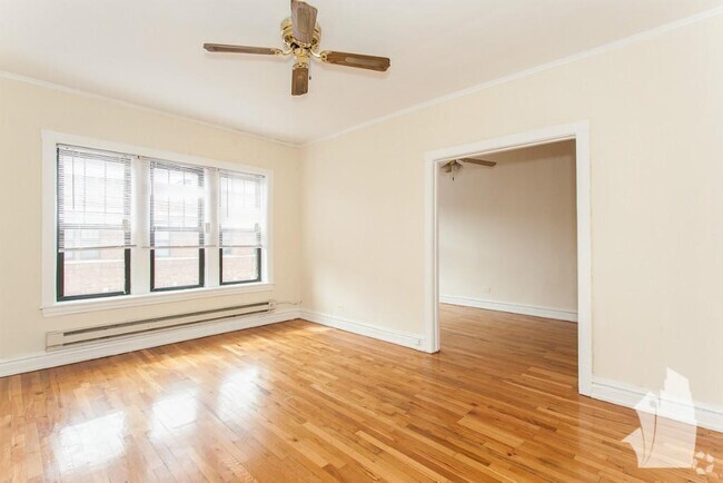 Building Photo - 626 W Cornelia Ave
