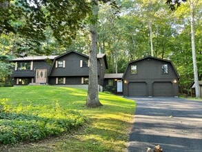 Building Photo - 167 Walbridge Hill Rd