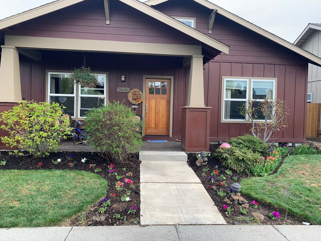 Charming Single Level Home in SE Bend Avai... House Rental in Bend