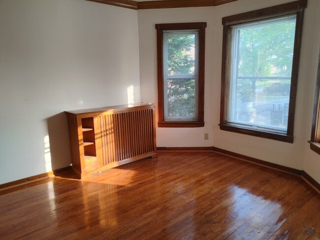 Living room2 - 7755 S South Shore Dr