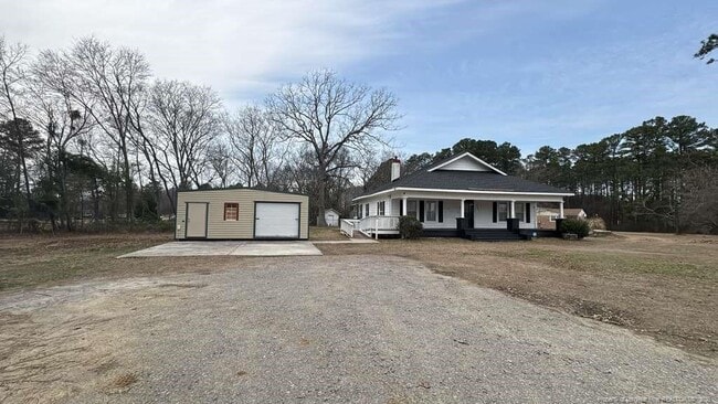 Building Photo - 3174 Lindsay Rd