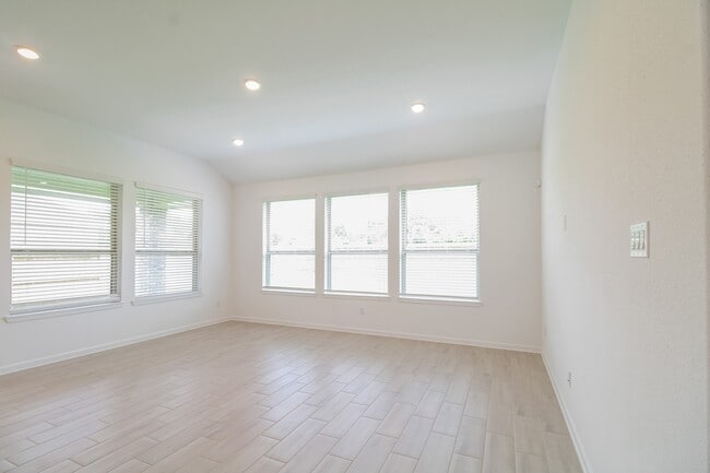 Foto del edificio - 4222 Redford Valley Rd