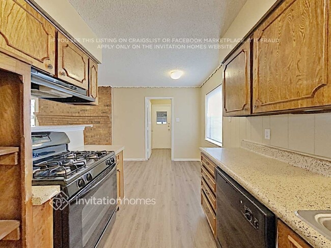 Foto del edificio - 150 Valleyglen Dr