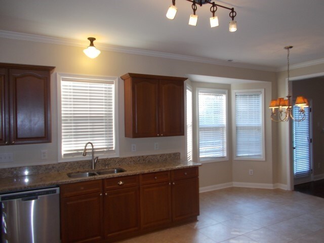 Building Photo - 105 Middleton Pl