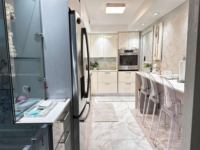 Foto del edificio - 6770 Indian Creek Dr