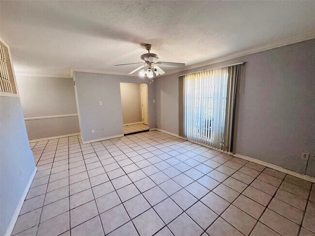 Foto del edificio - 7285 Chasewood Dr