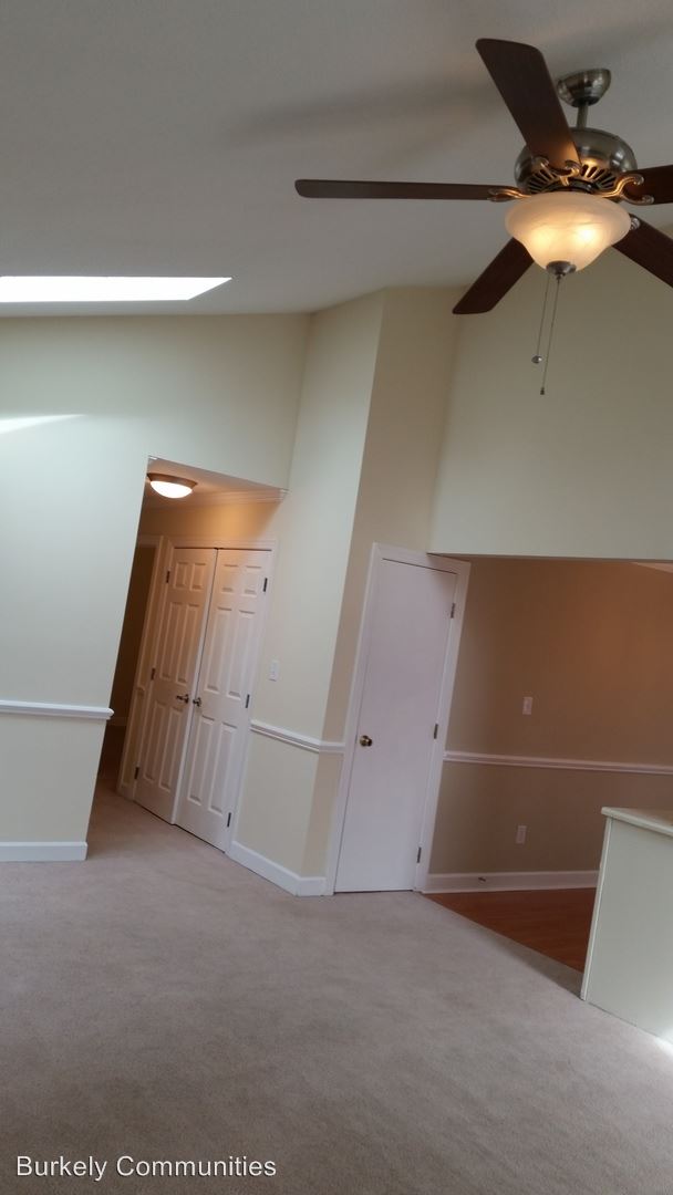 Building Photo - 5133 Autumncrest Dr