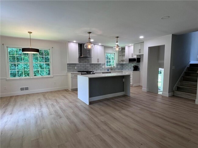 Foto del edificio - 921 James Ct NW