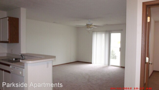 Building Photo - 7775 Park Dr
