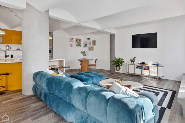 Foto del edificio - 345 N Canal St