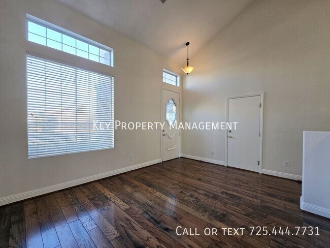 Foto del edificio - BEAUTIFUL 5 BED/ 3 BATH HOME IN HENDERSON ...