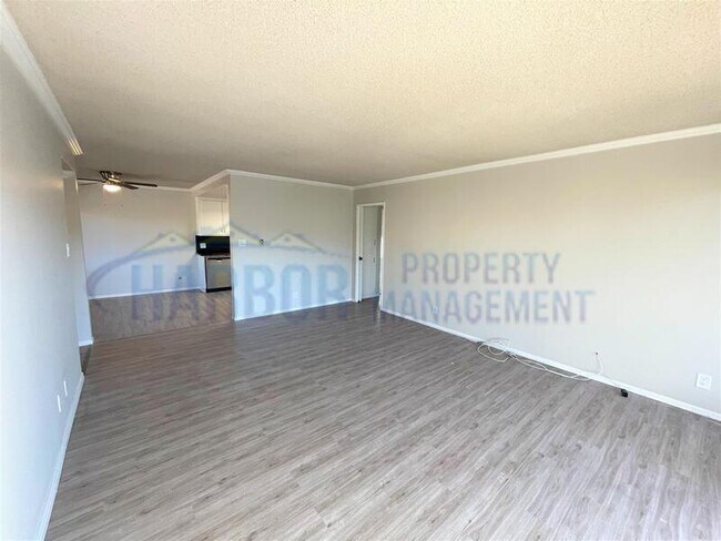 Building Photo - 744 S Walker Ave