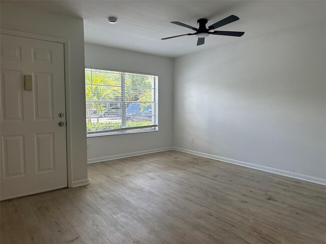 Building Photo - 5440 S MacDill Ave