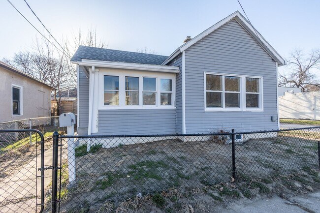 Foto del edificio - Adorable 1 Bed 1 Bath House with Detached ...