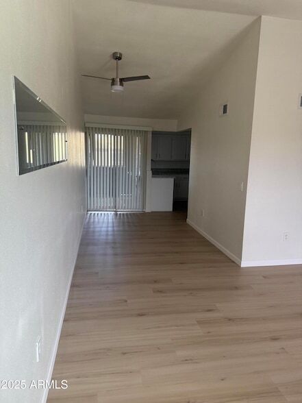 Foto del edificio - 461 W Holmes Ave