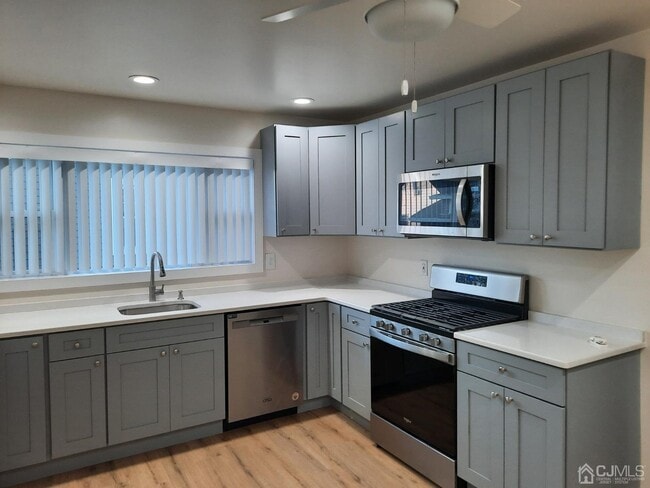 Building Photo - 97 Safran Ave