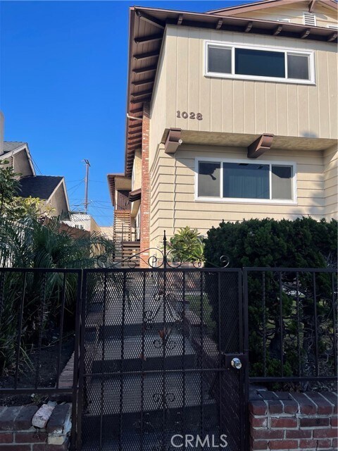 Foto del edificio - 1028 W 8th St