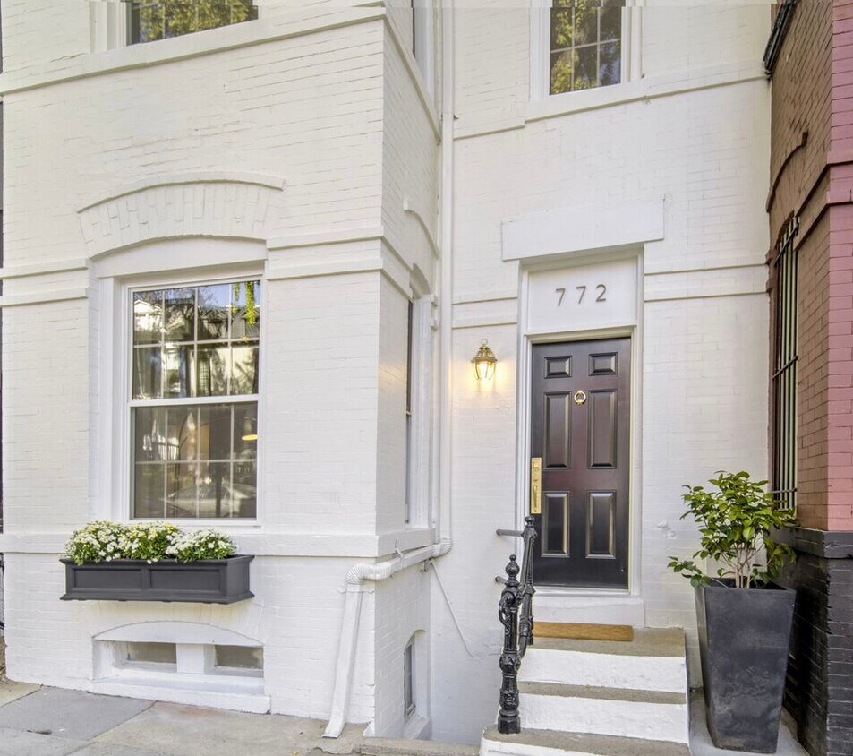 Foto principal - 772 Harvard St NW