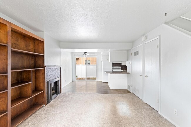 Building Photo - 1289 N 400 E