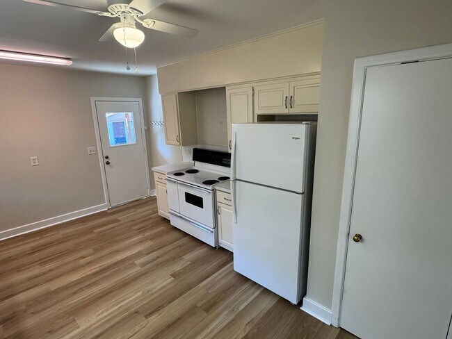 Building Photo - FOR RENT - Haymount Charmer