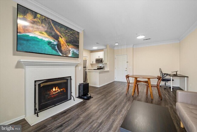 Foto del edificio - 1591 Spring Gate Dr.