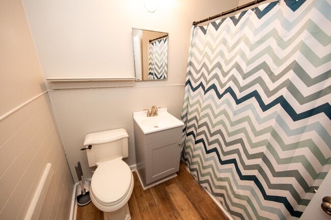 Building Photo - 116 Church St