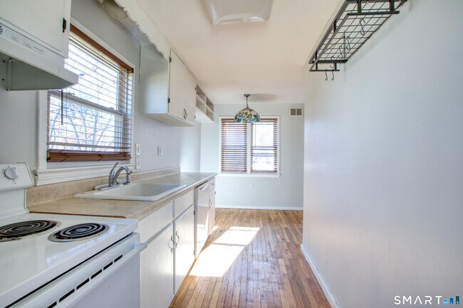 Foto del edificio - 124 Mayflower St
