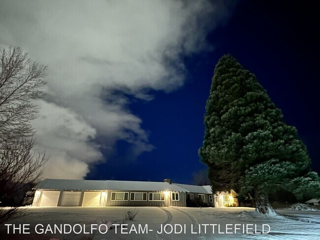 Foto del edificio - 3 br, 2 bath House - 305 N Moana Lane