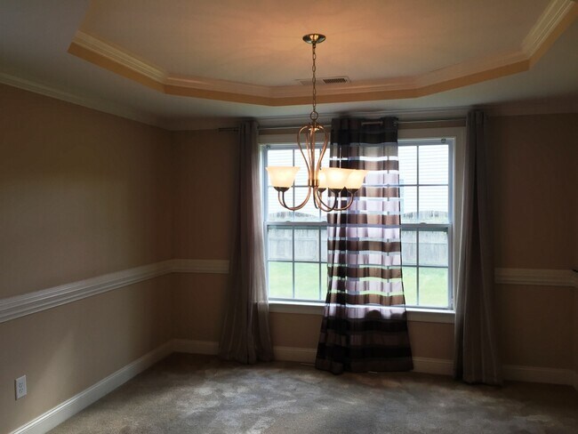 Building Photo - 421 Braxman Ln