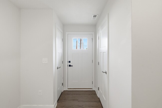 Building Photo - 9 Wentworth Ln