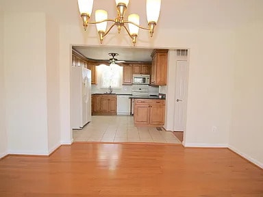 Foto del edificio - 13223 Nickleson Dr