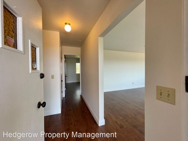 Building Photo - 3 br, 3 bath House - 1120 Bayview Avenue