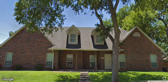 Building Photo - 930 Cedar Ridge Dr