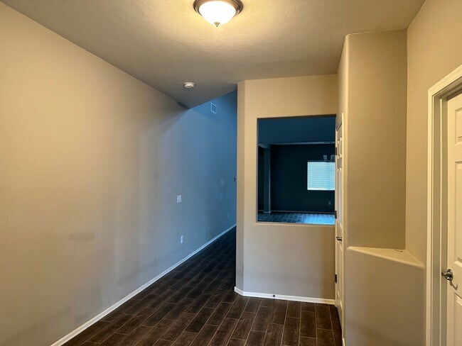 Building Photo - Beautiful Home in Saguaro Bloom!