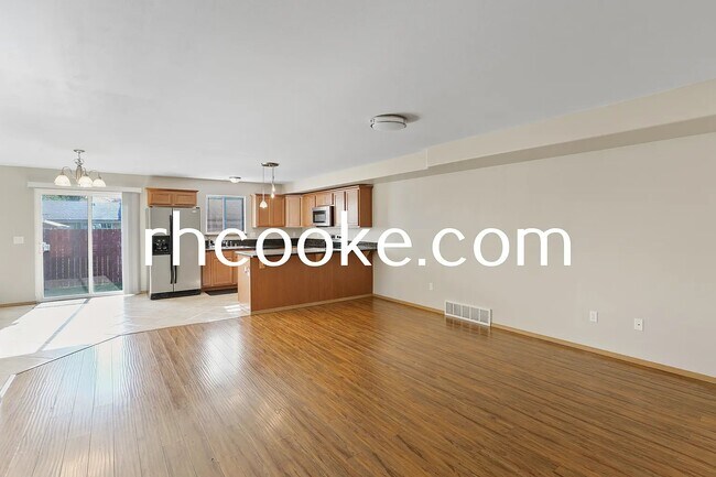 Building Photo - 312 S Blake Rd