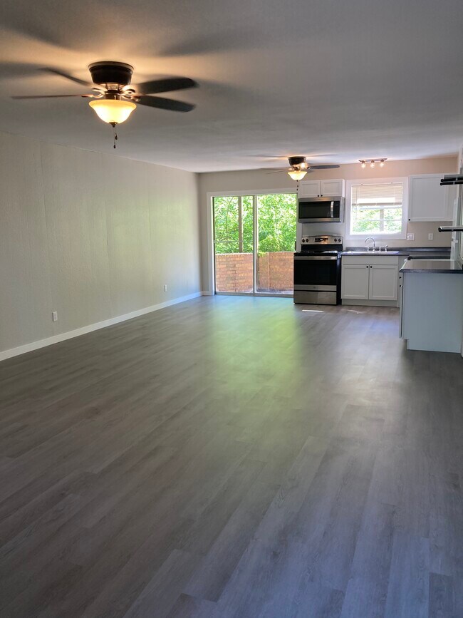 2736 Old Paris Rd Unit 5A, Mount Pleasant, TX 75455 Apartments in Mount Pleasant, TX