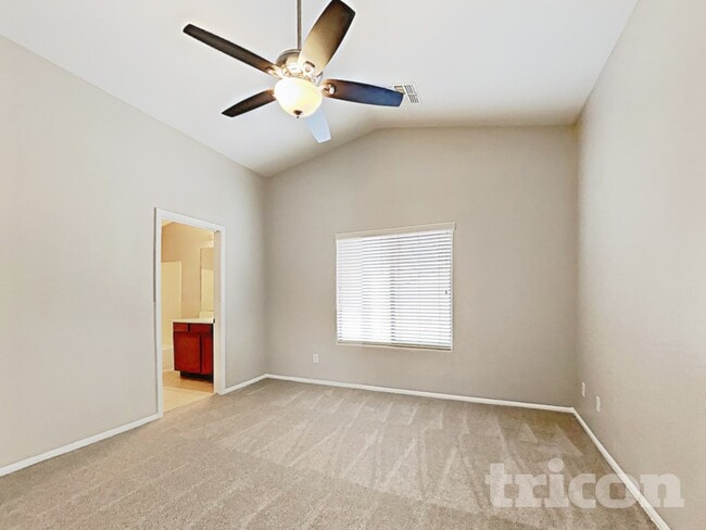 Building Photo - 39964 W Sanders Way